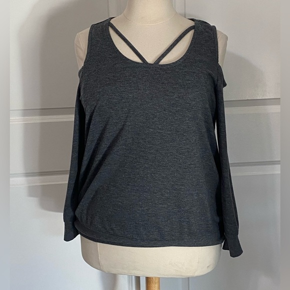 Torrid 1 Gray Cold Shoulder Sweatshirt - Picture 2 of 9